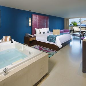 Camera diamond con letto king size